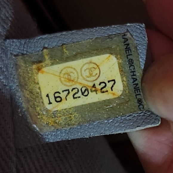 CHANEL Boy Diamond Quilt Patent Leather Tote 16 Series ***RARE and Delicious*** - Picture 12 of 16